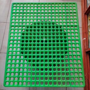 Rabbit Cage Mat – Rabbit Floor Mat / Rabbit Flooring Pad / Rabbit Hutch Floor Mat / Rabbit Foot Protector 59cm x 49cm